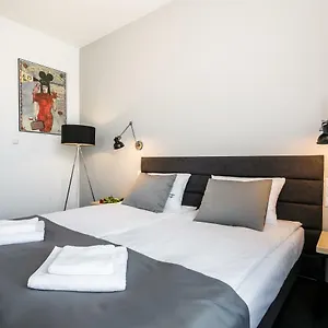 Happy Apartment